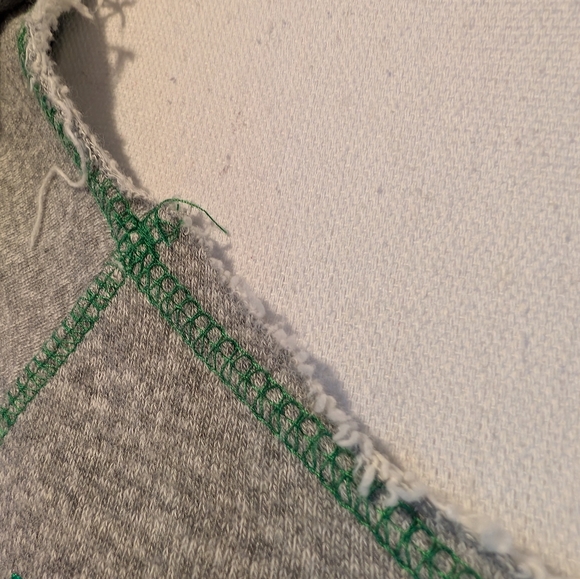 GREEN BAY PACKER Wms Metallic Green Logo Sweatshirt Raw Edges XL - Picture 7 of 13